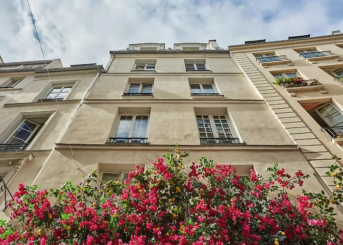 Apartment Notre Dame De Paris By Studio Prestige